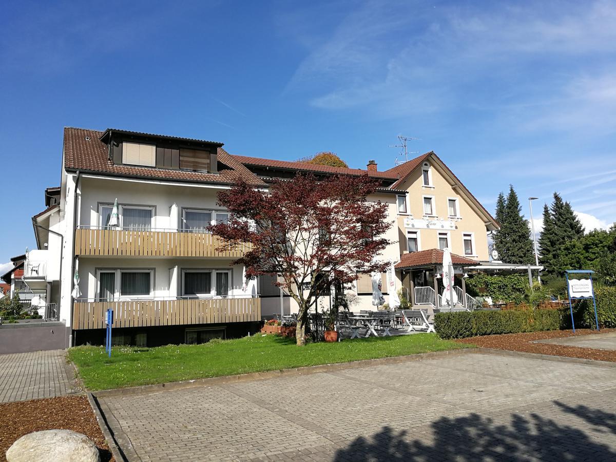 Hotel Loewen Меккенбойрен Экстерьер фото